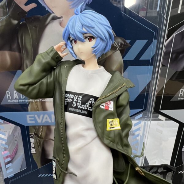 EVA's beautiful girl Rei Ayanami figurine, a collectible item, 25 cm tall, placed on a table as a souvenir, item number 7852. - Image 3