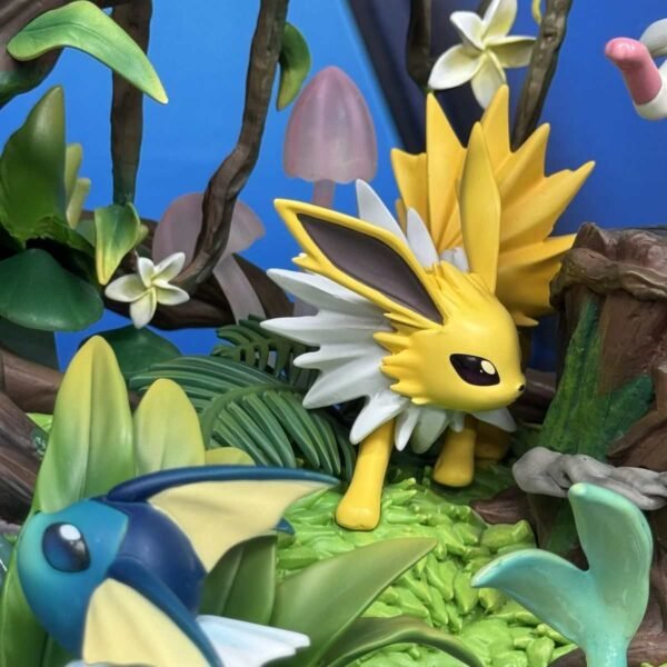 Pokémon Evolution Eevee GK Handcrafted Model Figurine, 34 cm in height - Image 8