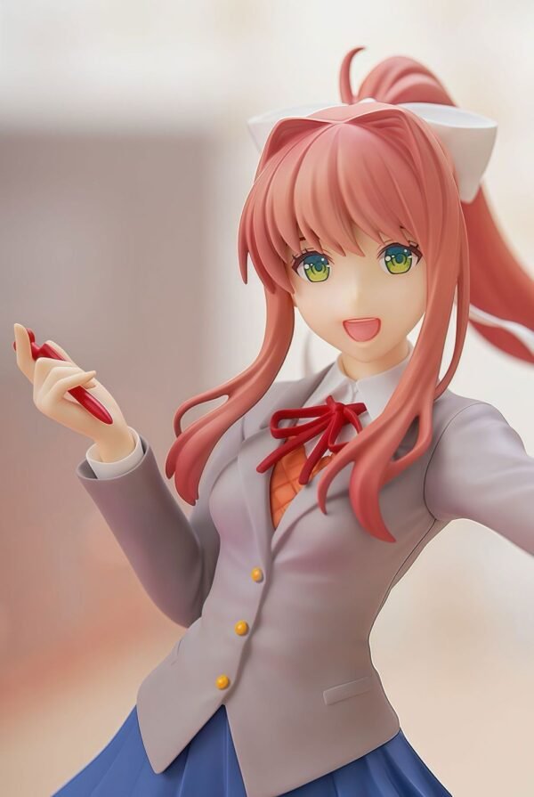 School uniform: Monica measures 25 cm in height. - Image 3