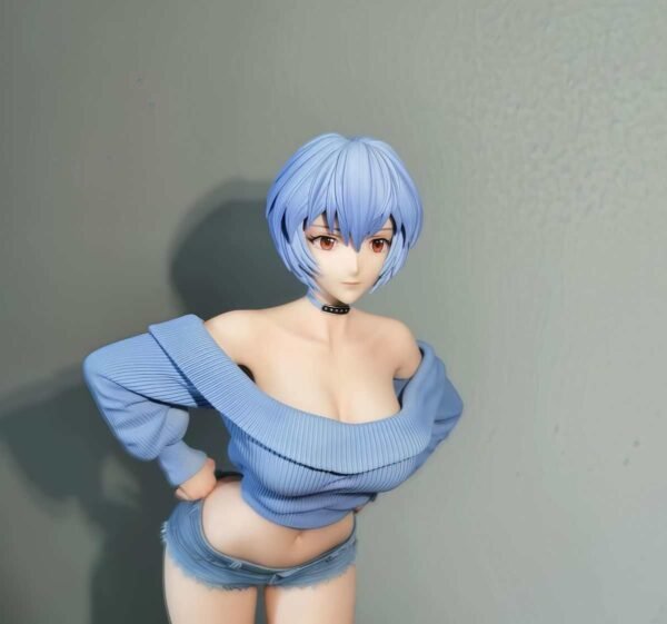 Summer's girlfriend, Ling Falie, is 32 cm tall. - Image 4